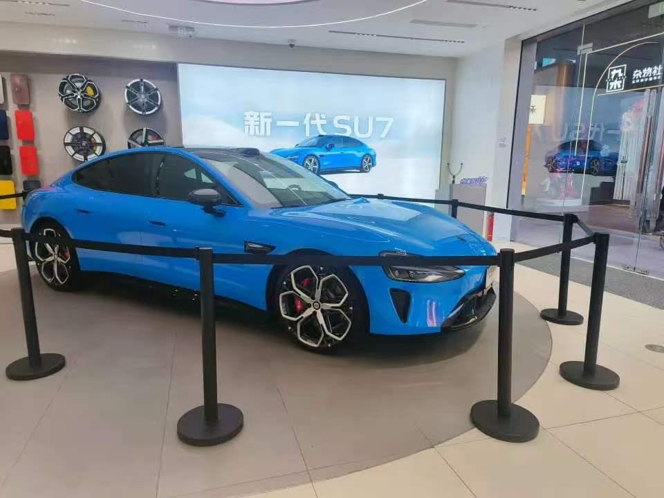 雷军果然大气！面对汽车安全质疑直接开播，就谈汽车安全。小米汽车大家聊雷军这场