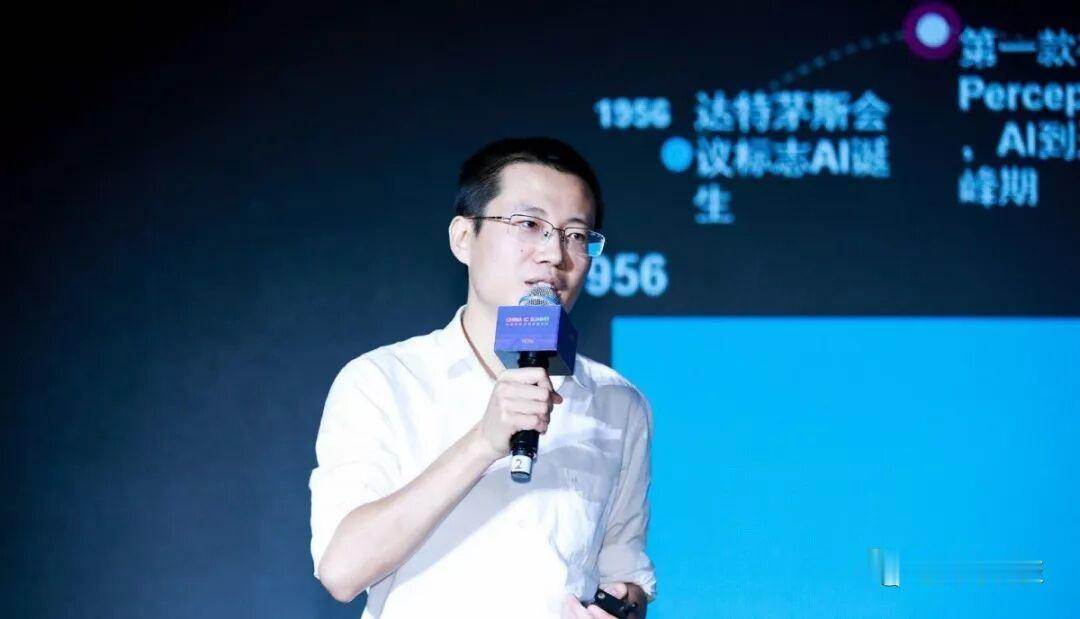 【寒武纪创始人身家半年增超1200亿元】6月30日早盘，A股算力芯片龙头寒武纪大