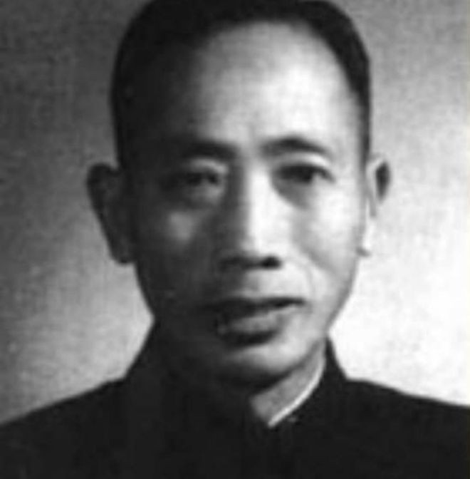 1955年，白天将军拒绝接受中将军衔，毛主席都劝不动他，彭德怀追着他打：“你连毛