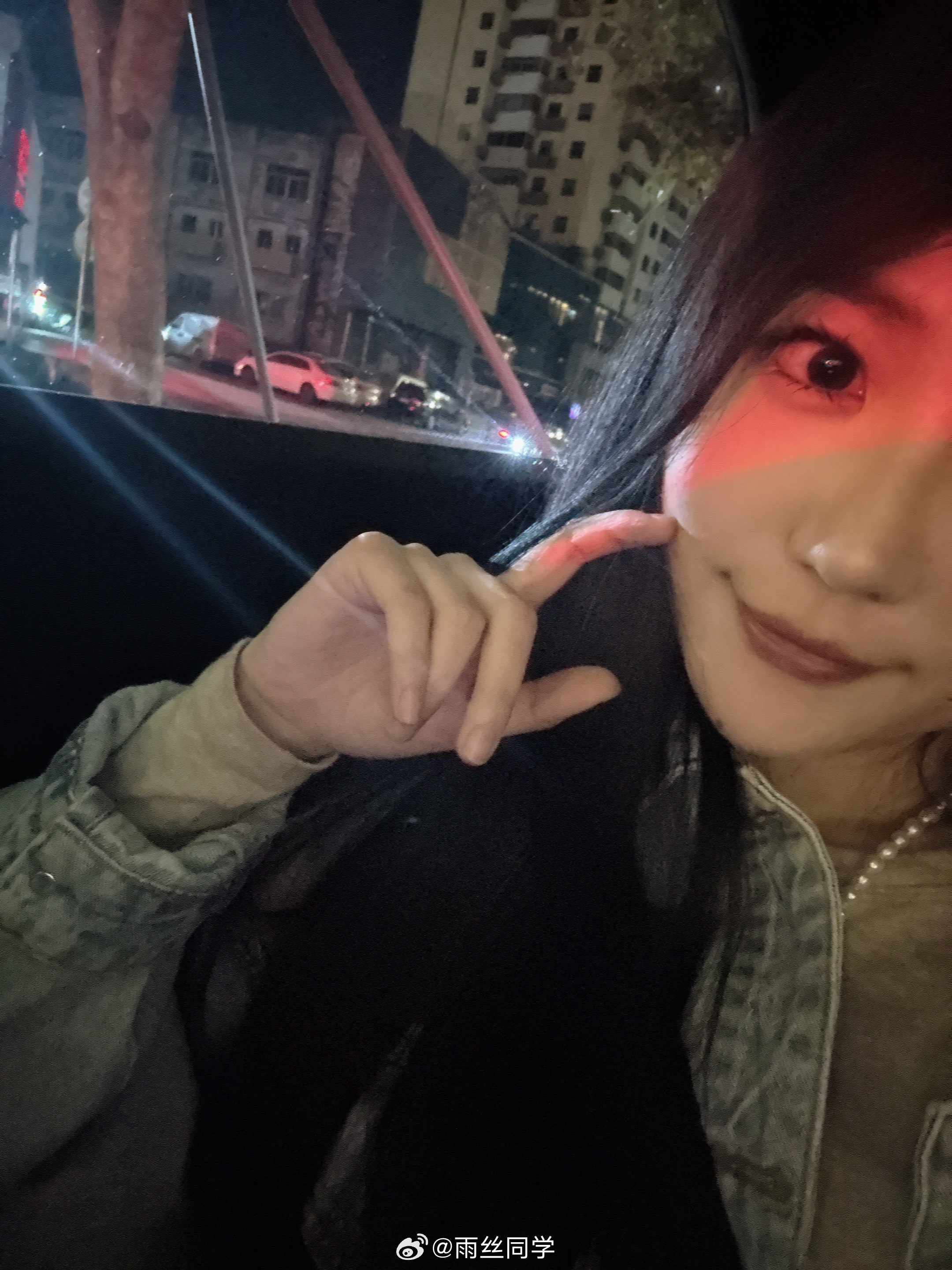 见了多年未见的老朋友，吃了大学常去的店，宵夜长胖就放一边去吧