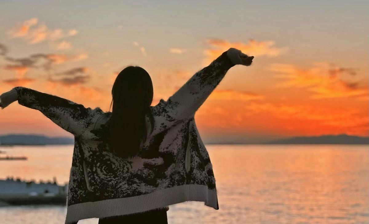 刚满70岁的公婆，开口跟儿子要钱。每月最少一千。老两口有农保退休金，加起来两千