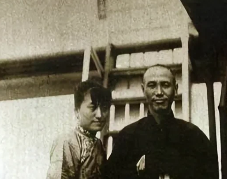 1933年，陈洁如重返上海，深居简出，闭门谢客，从不向人谈及自己的过往经历。上海