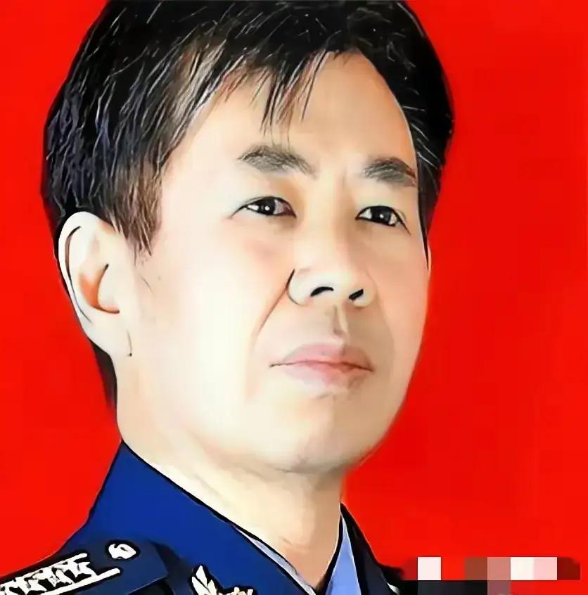 军事专家戴旭有个观点，很扎心。他说我们航母下水，五代机上天，导弹快到没影，家底越