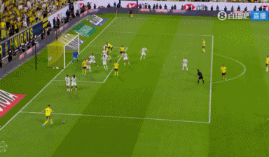 沙特联裁判脸都不要了，为了倾力助C罗完成千球大业，这样的球居然判点球？第一个球