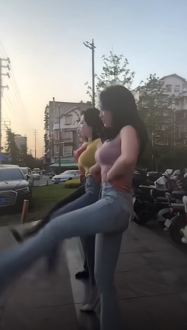 三个女人一台戏，可怎么办啊！