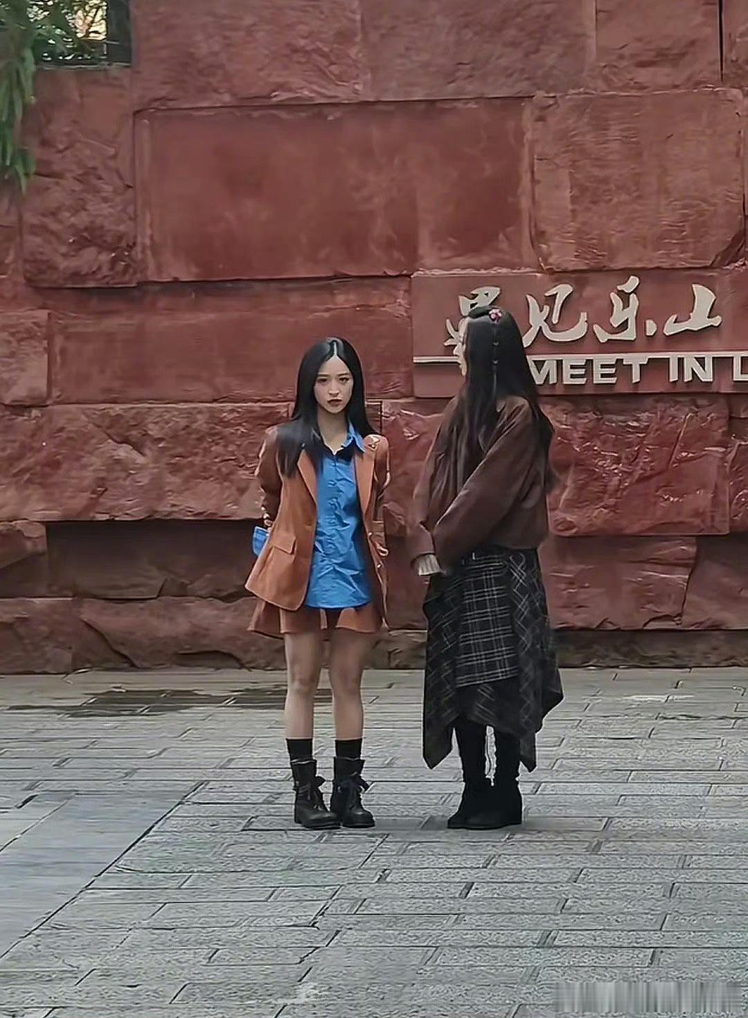 沈月的身高才是真的硬伤吧