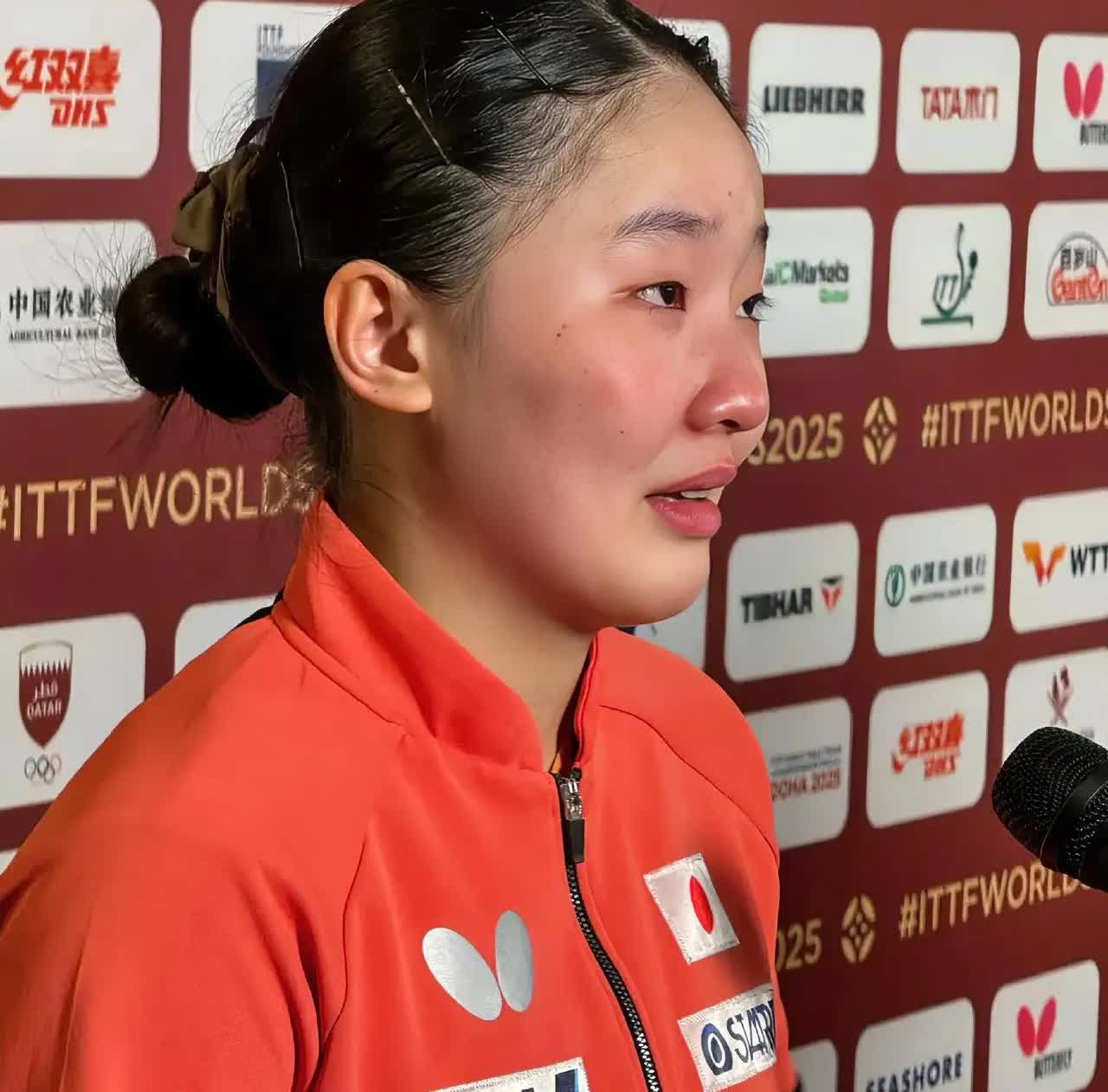 张本美和不敌王曼昱，赛后采访说出心里话。她说:我知道我跟我哥最近表现都不