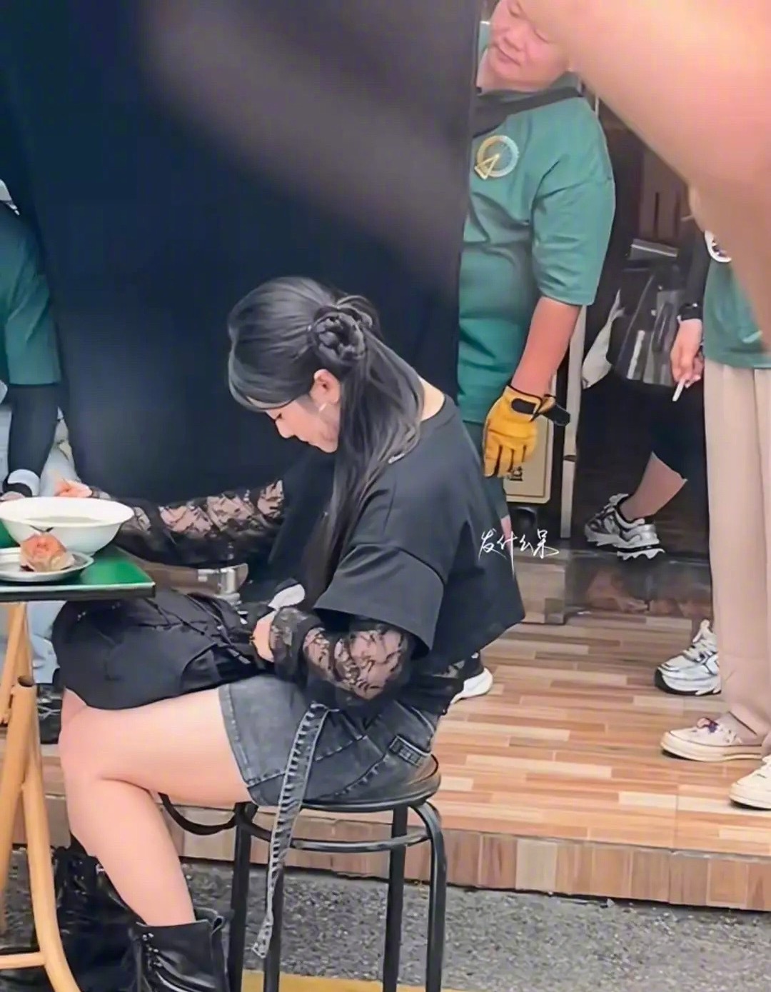 沈月新剧路透出炉，她的腿也被热议了…​​​