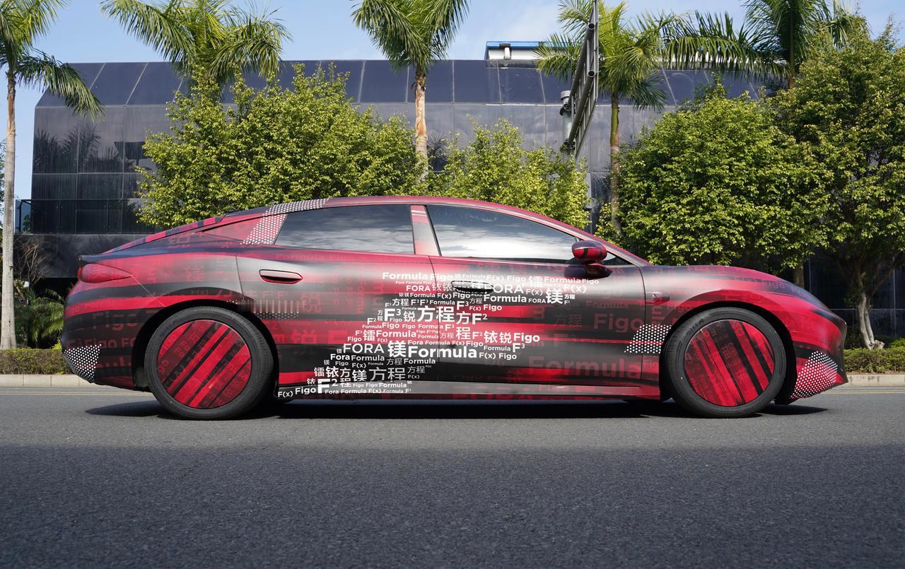 方程豹果然不愧是比亚迪旗下的个性化品牌，连伪装都如此有个性如果不是车头的那个方