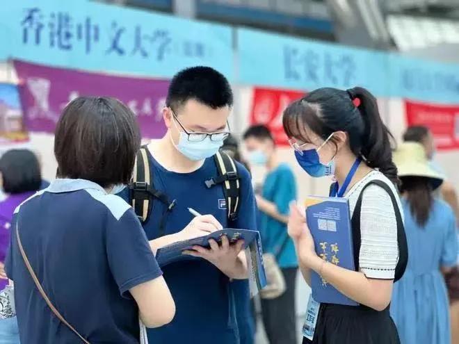 南京邮电大学和杭州电子科技大学是我认为在600分到610分之间，我们广东省的孩子