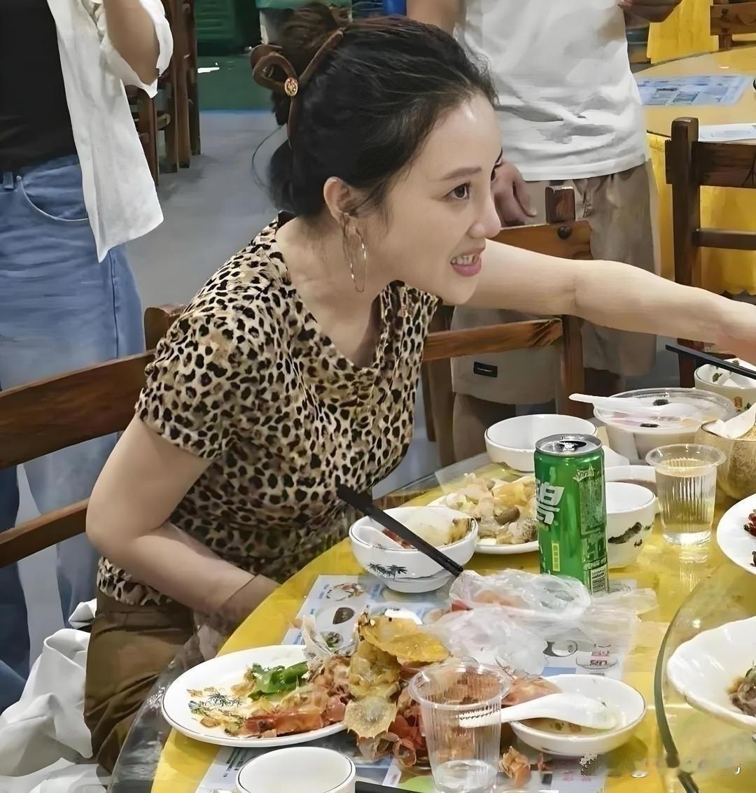 三亚饭店偶遇李小璐，第一眼差点没认出来​​​