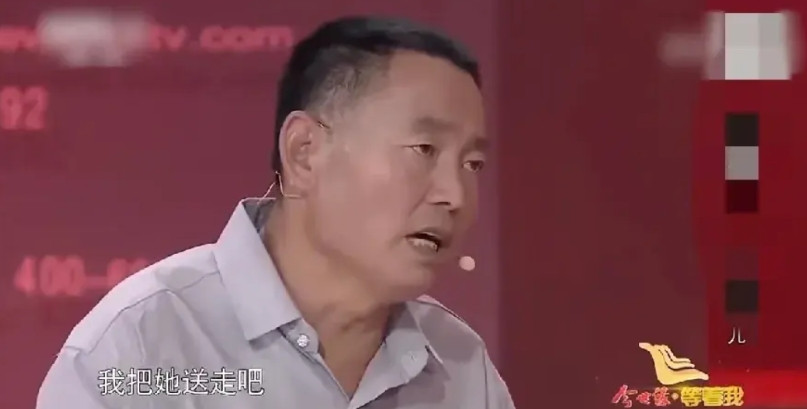 山东，26岁男子在回家的路上，看到一个十五、六岁的女孩在雨中瑟瑟发抖，问她是不是
