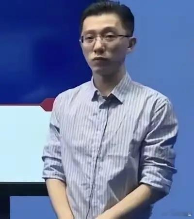 【裴轶夫妻俩都出事了！】厚大法硕的刑法课程同一天被清得一干二净，裴轶刚被北理工icon扫地出门，转头