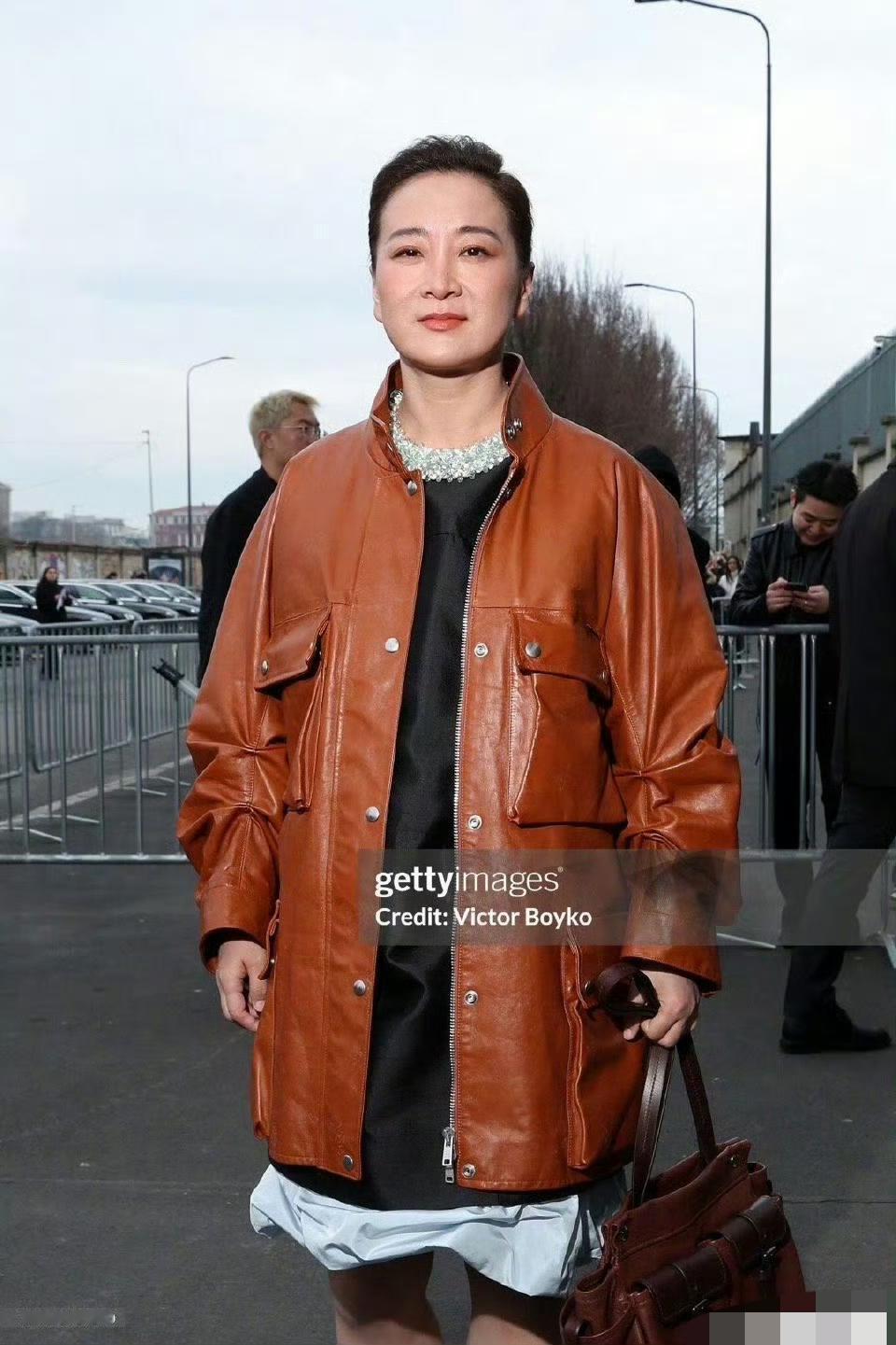 爹呀，贾玲这造型[笑着哭]Prada霍霍人啊