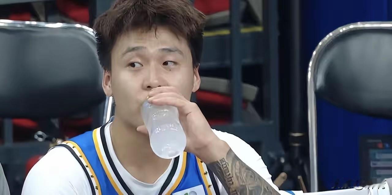 赵睿在北京队打的太舒服了！CBA常规赛北京男篮轻取辽宁男篮，取得开赛的三连胜。