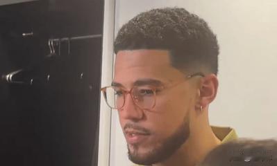 这球犯规了吗？布克谈狄龙：“狄龙那个关键三分。”“应该就是一个3+1。”