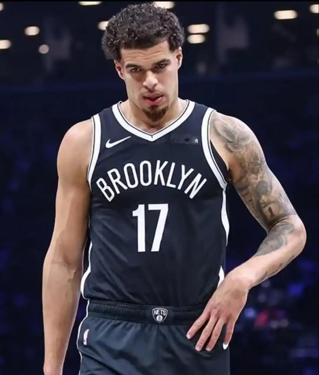 勇士这是要梭哈了。听说他们想用库明加和穆迪，去换篮网的克拉克斯顿和托马斯。明眼人