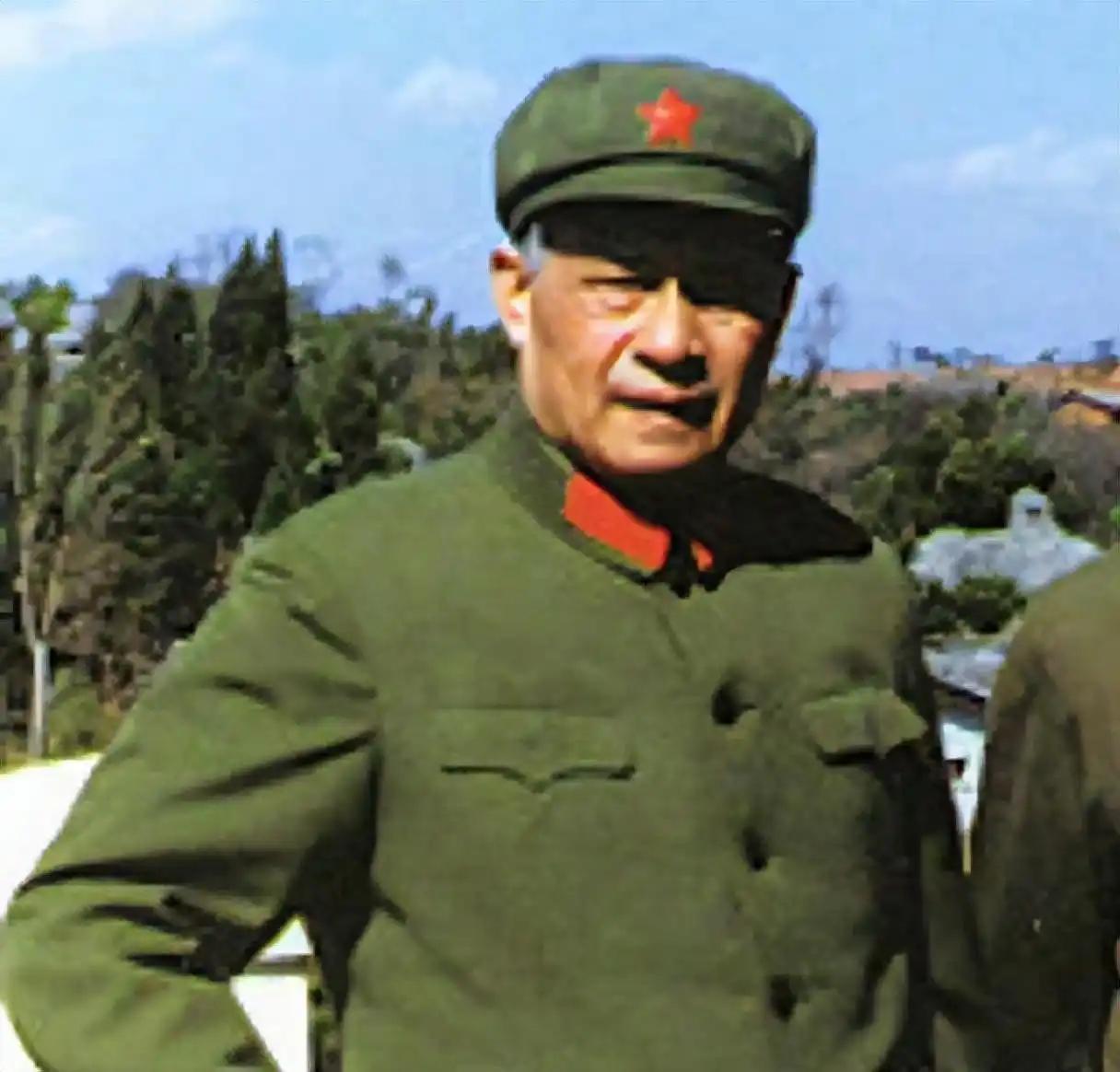 1979年对越自卫反击作战打响，昆明军区司令员杨得志突发重病返回北京治疗，时任副