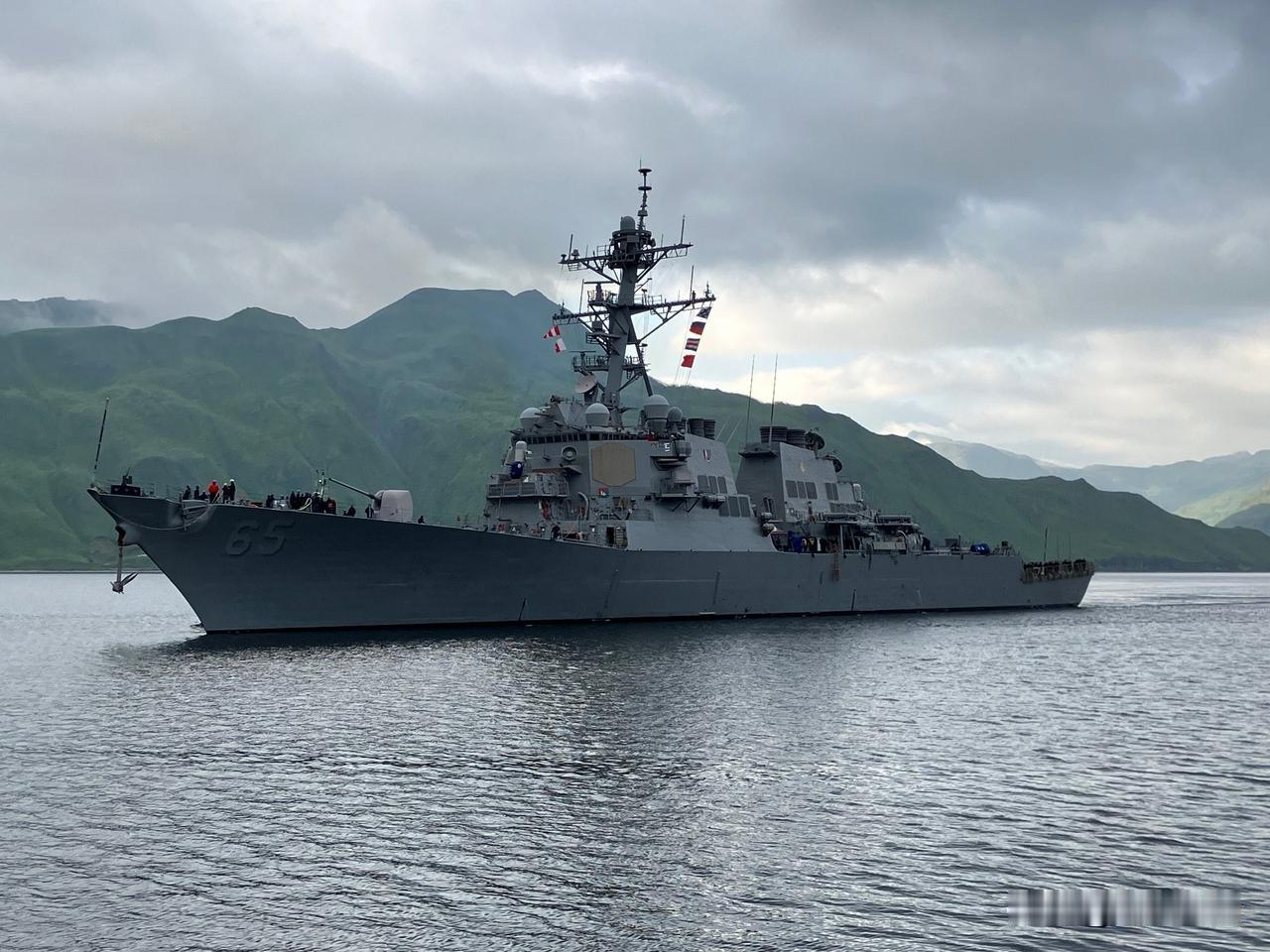 美国海军“本福德”号导弹驱逐舰，进入南海耀武扬威，却突然发电机故障，300名美军