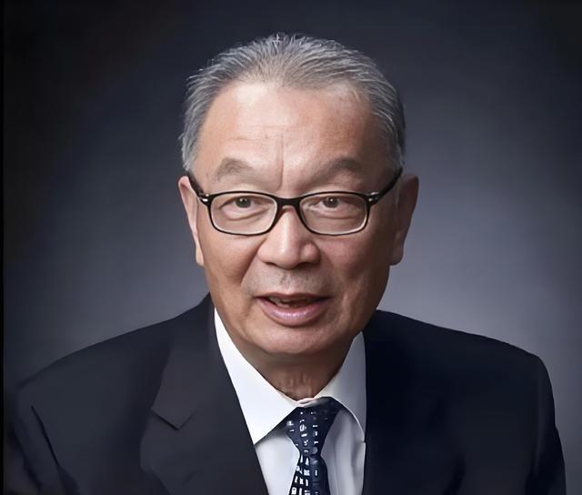 温铁军教授曾一针见血地点明：实现不了共同富裕，就不只是偏差，而是战略层面的失败。