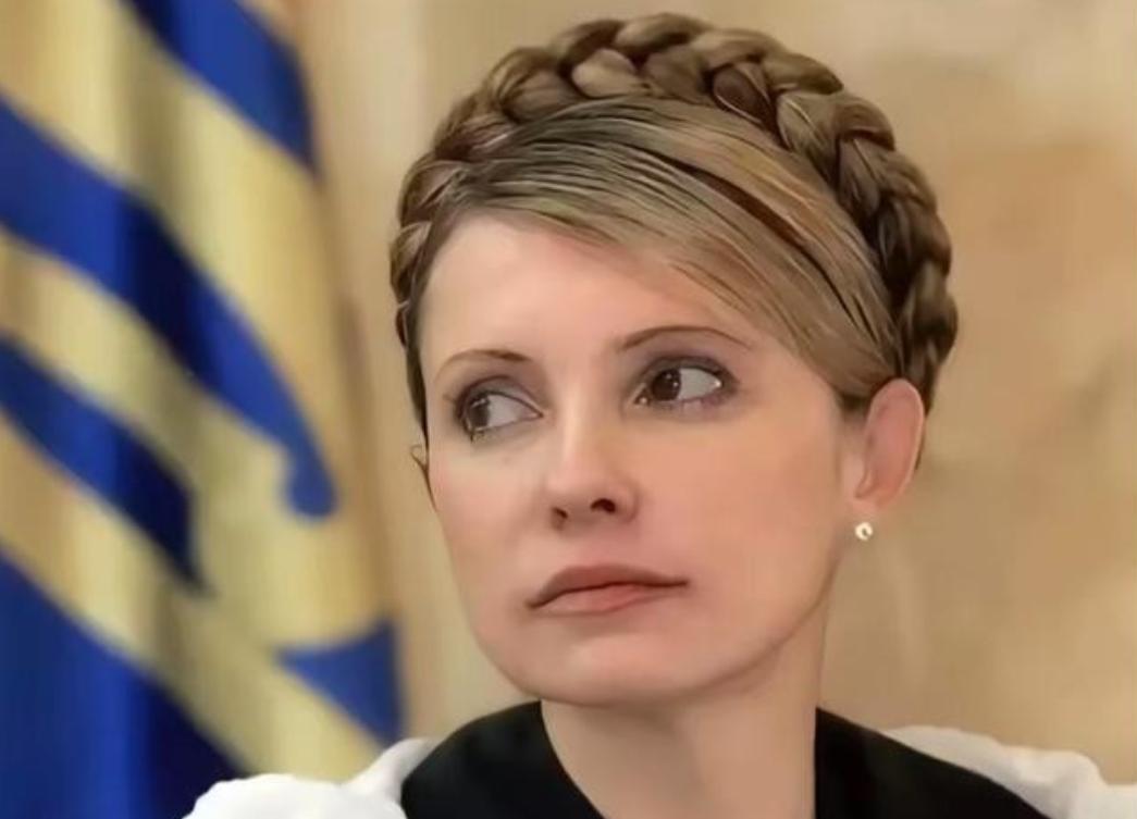 替代泽连斯基的人找好了？是普京的老相识，只等着签字就能停火。根据媒体报道，在现如