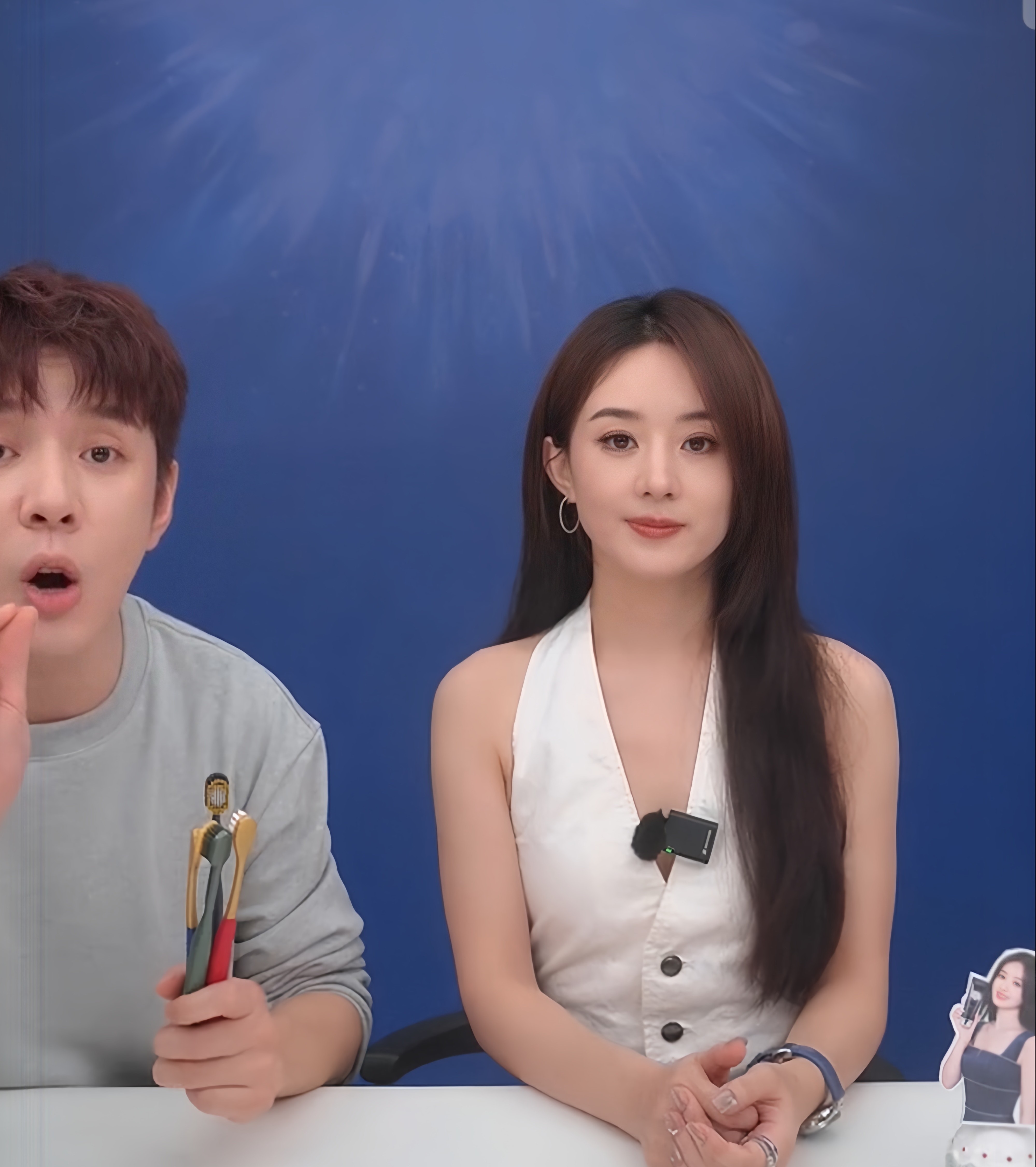 赵丽颖的团队应该意识到了虽然她长得漂亮演技也好，还去过很多大场合，但是她真心