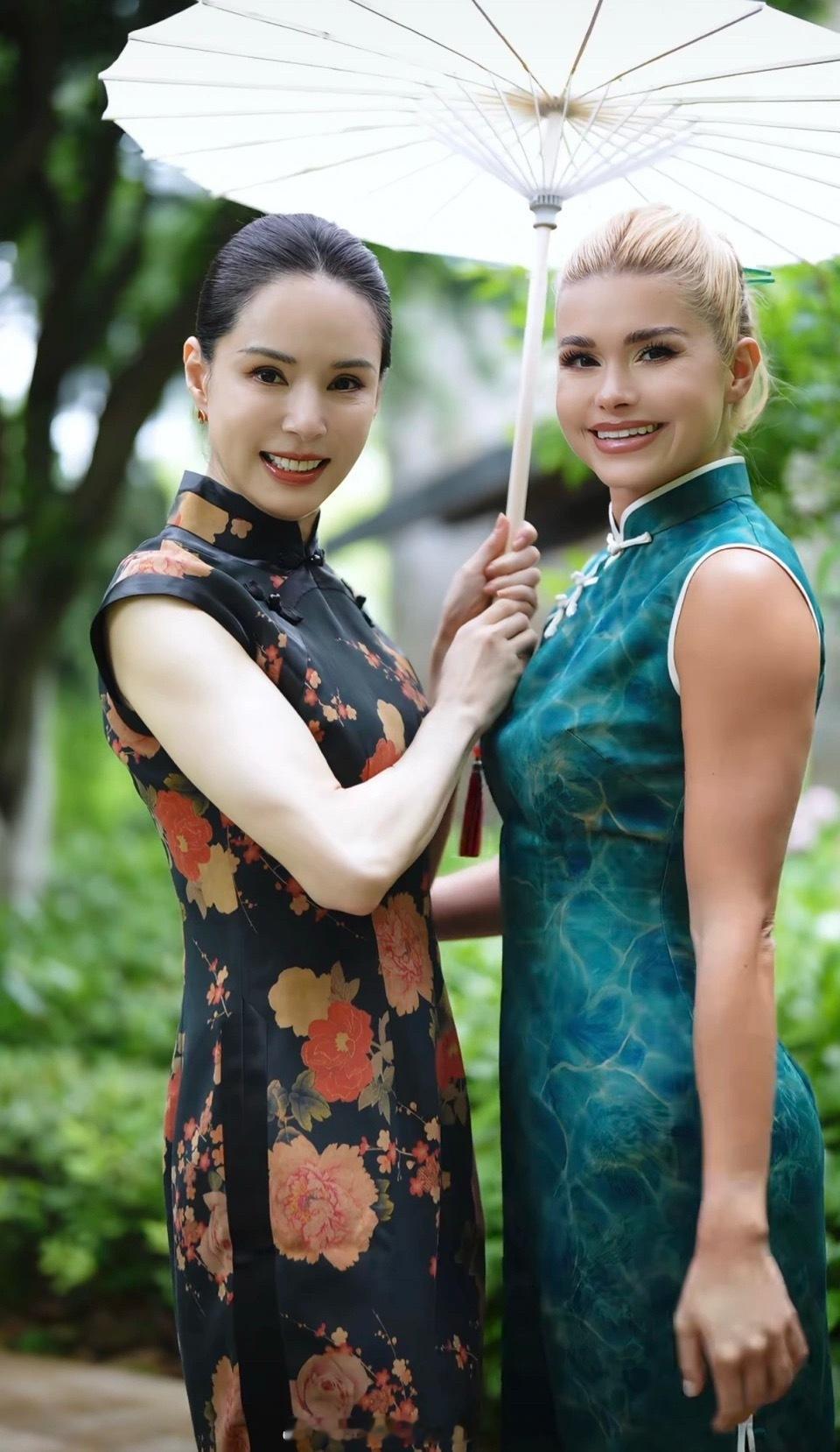 小龙女李若彤这骨相太绝了，这旗袍穿得比画里还好看，帕梅拉的身材再顶也撑不住这种东