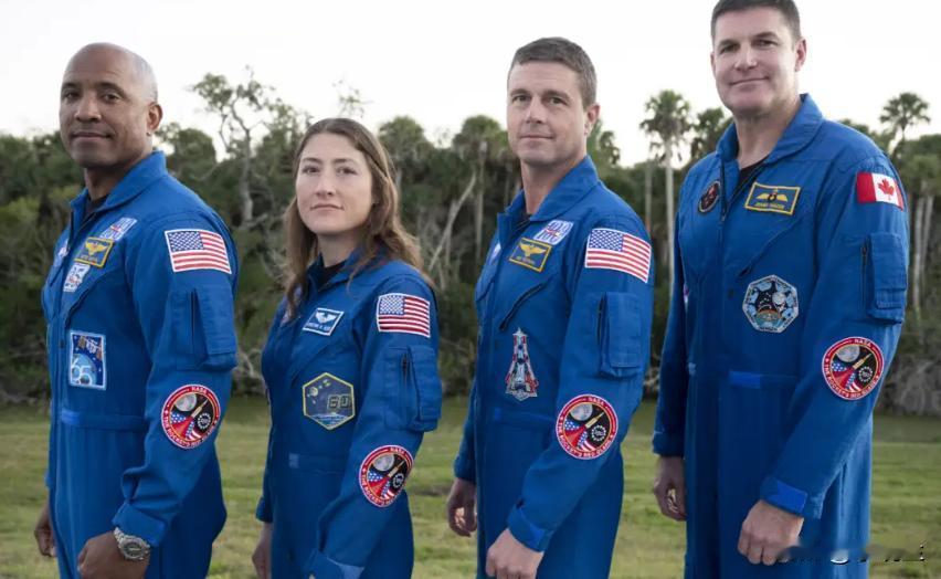 人类时隔54年再探月球，美国领先一步，中国为什么不慌？美国阿尔忒弥斯二号一发