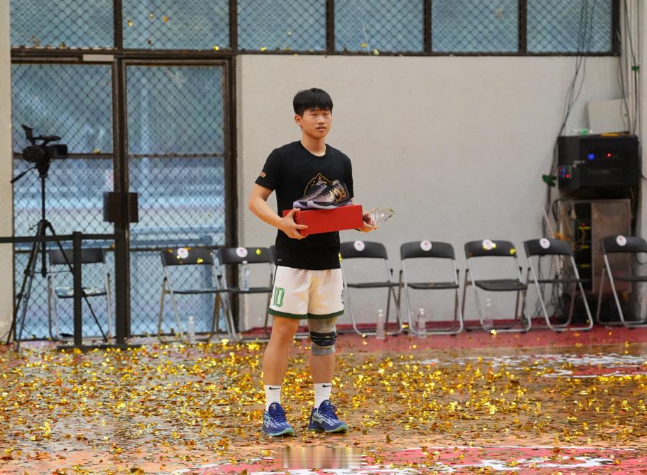 何文炜收获满满的一年：广州HBL总冠军，耐高全国总冠军、全运会U18男篮金牌。冠