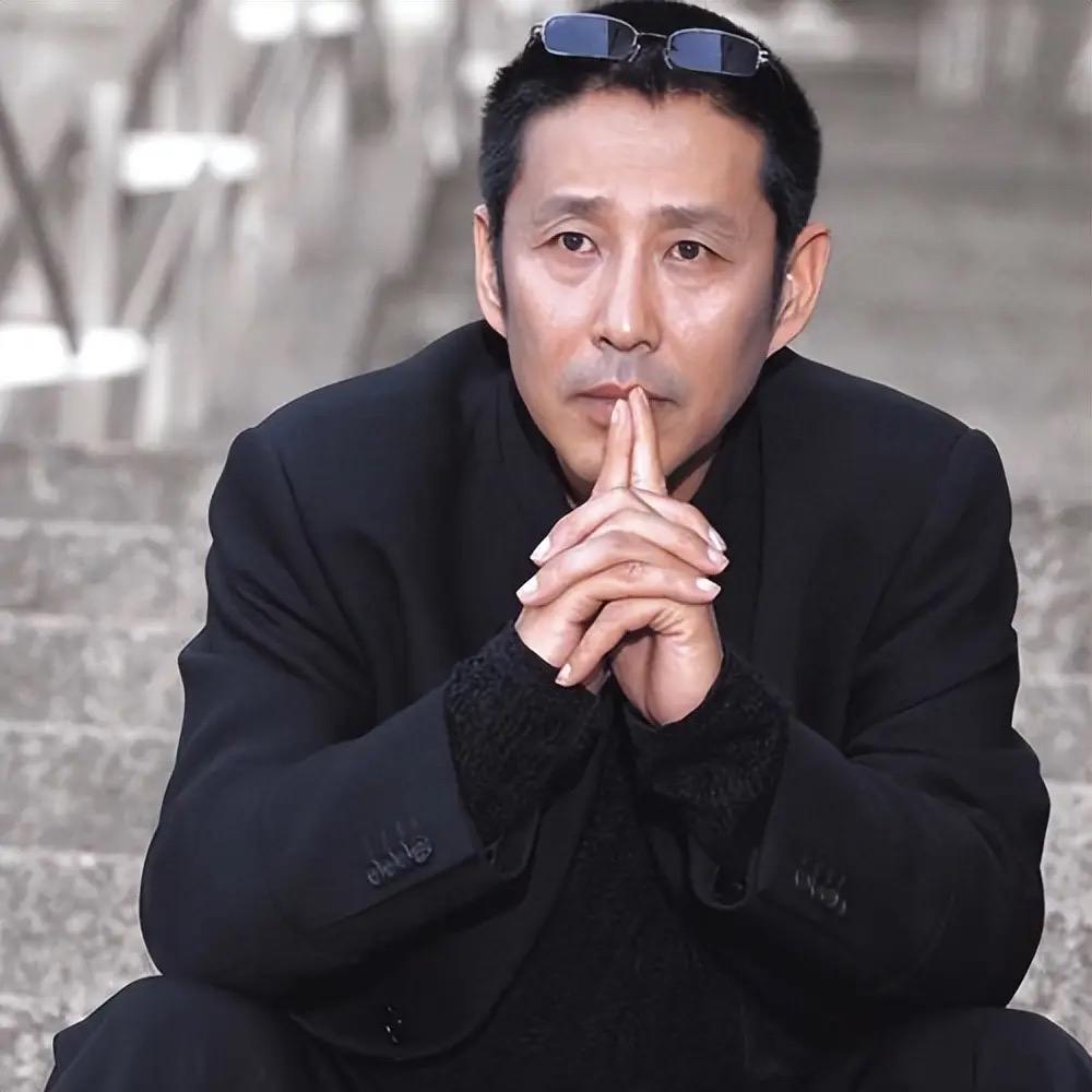 陈道明直击要害的一句话：“男人最傻的事，就是今天请这个朋友喝酒，明天去那个兄弟的