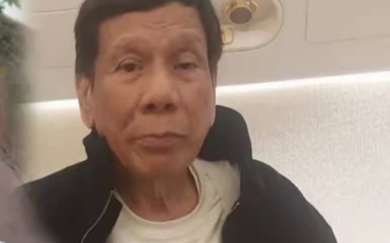 小马科斯没料到，命悬一线的杜特尔特，等来的救星是自己的亲姐？杜特尔特被关