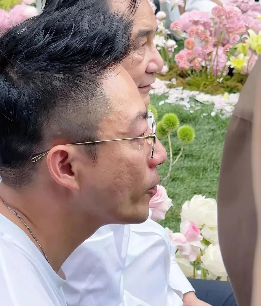 汪小菲究竟爱谁？其实他挺在意的，要知道没有一个男人会不在意？何况是汪小菲？有时候