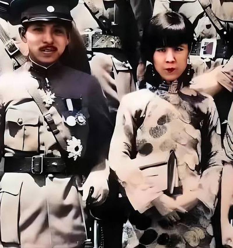 1930年,据记载，张学良点了40个人,跟他一起去南京。这个数字后来被传成了