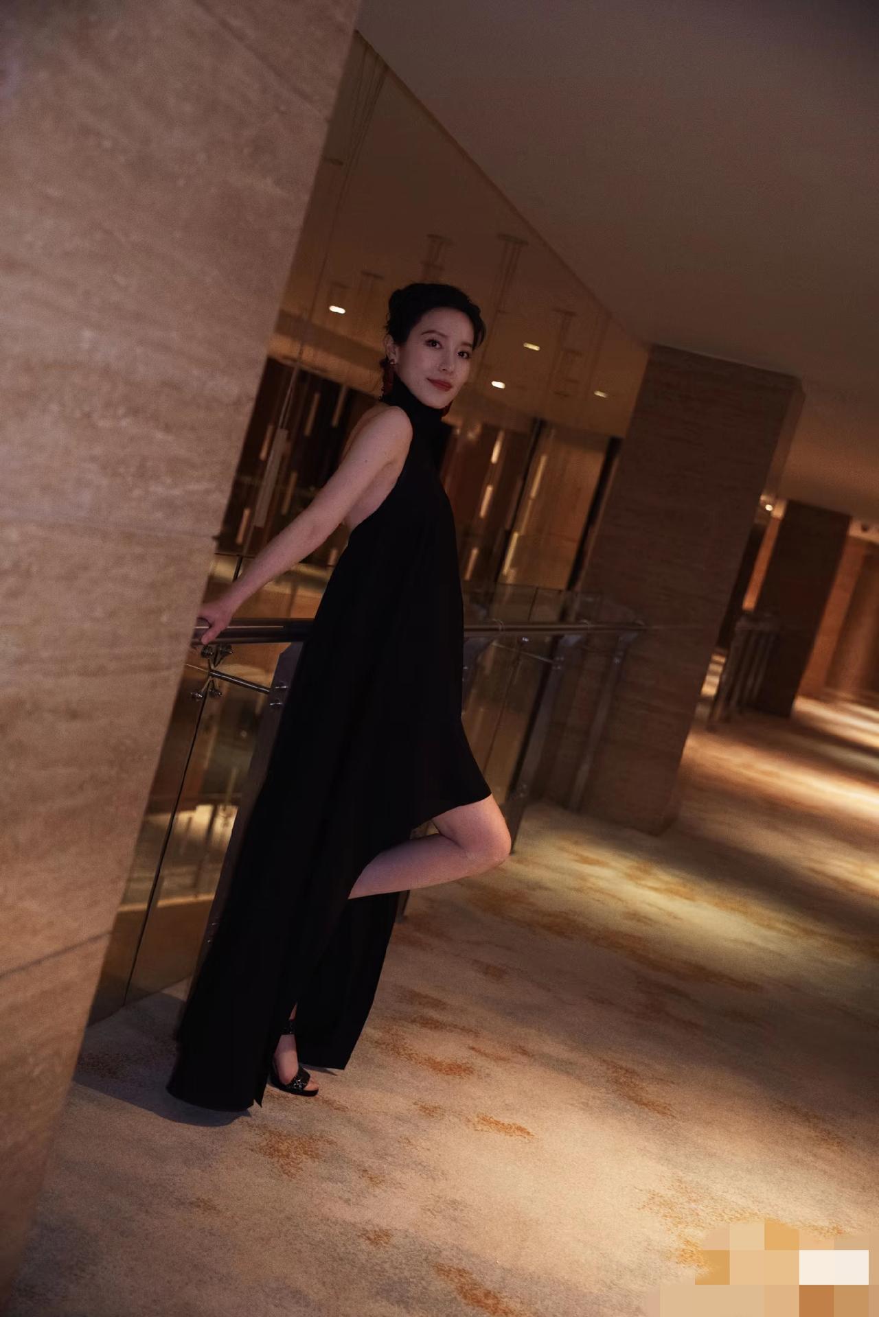 蔚来老板娘王奕芝，微博之夜一看就是富婆!2月5日，微博之夜举办得如火如荼，现