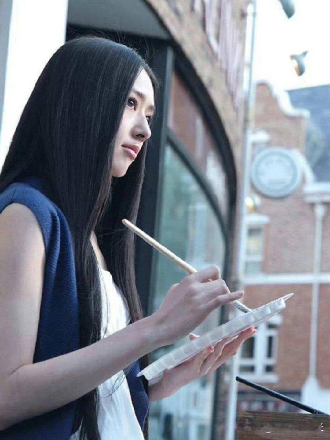 郭碧婷早期，最适合黑长直的女明星！