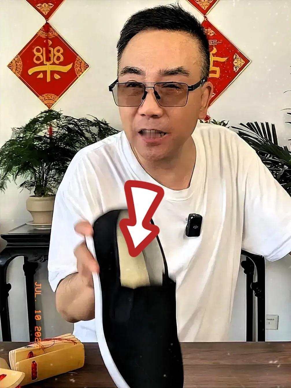 我有一种预感，杨议接下来的路会很难走，不是因为他岁数大了走不动，也不是因为