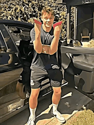 这也太恶搞了吧，女朋友看到很生气，虚惊一场！