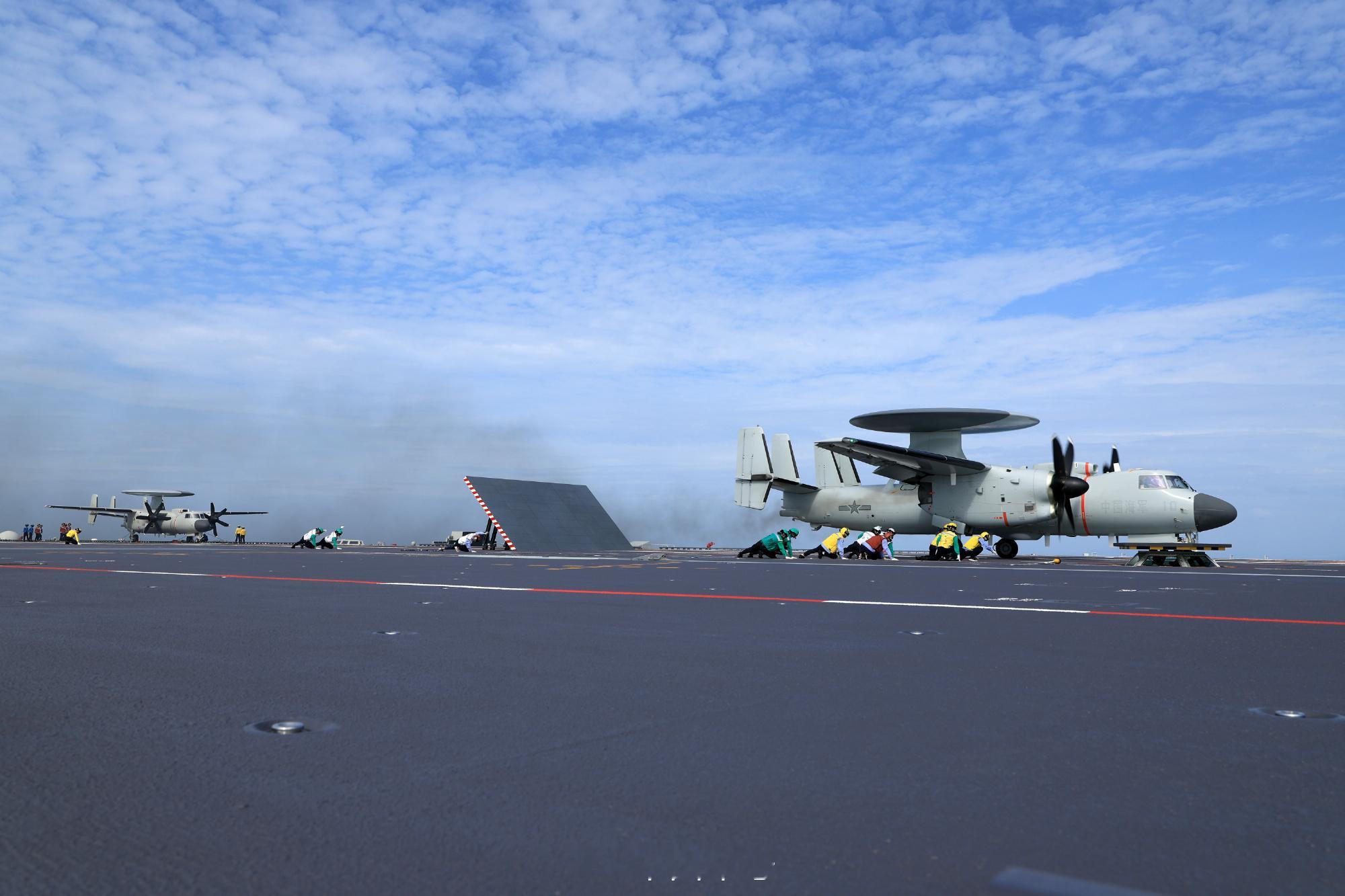 KJ-600的10、11、12号机都是带有CEC天线的，但是之前的11、12号机