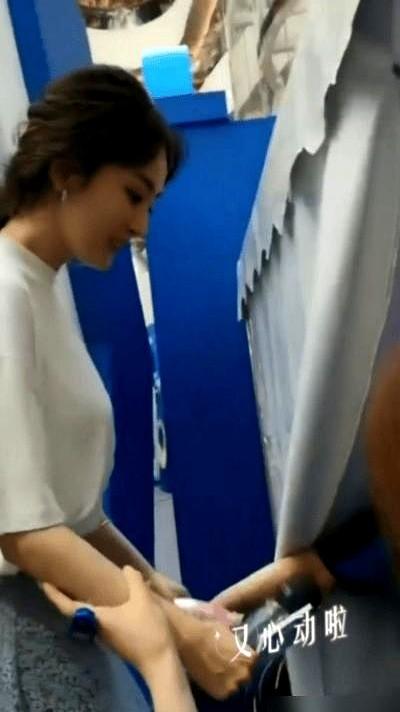 杨幂这状态，真的太狠了！身高166.5，体重常年压在95斤以下。最近的数