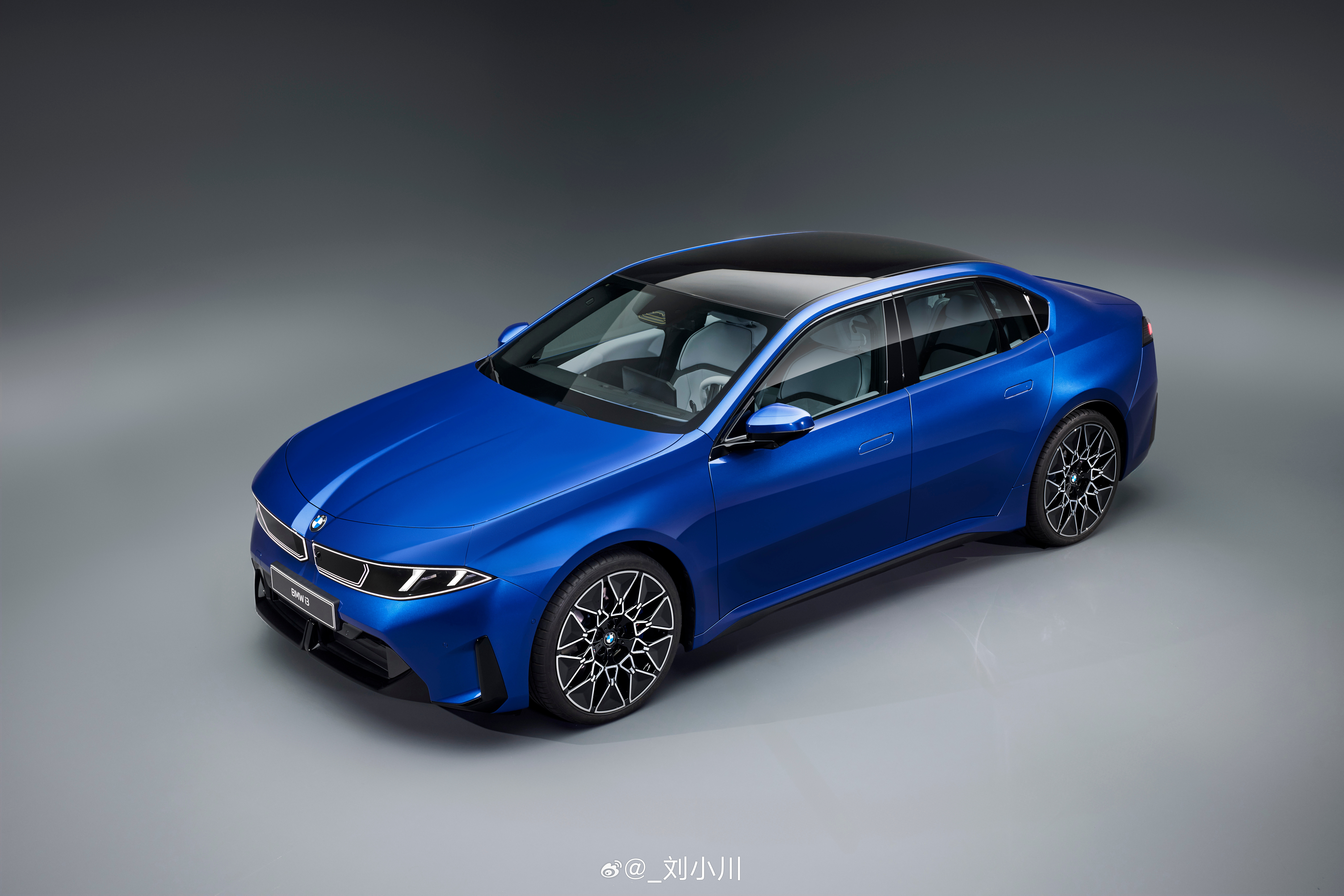 全新一代宝马i350xDrive全新一代宝马i350xDrive，搭载