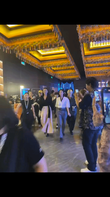 马思纯明媚成这样都给我去看马思纯这明媚动人的模样，感觉看到的第一眼就已经让人完