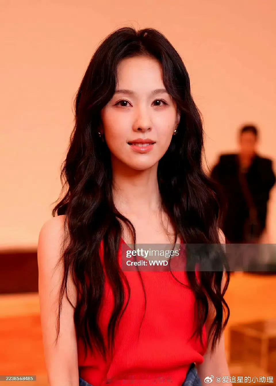 陈都灵鞠婧祎时装周生图能看出谁的状态更好不？陈都灵眼袋​​​