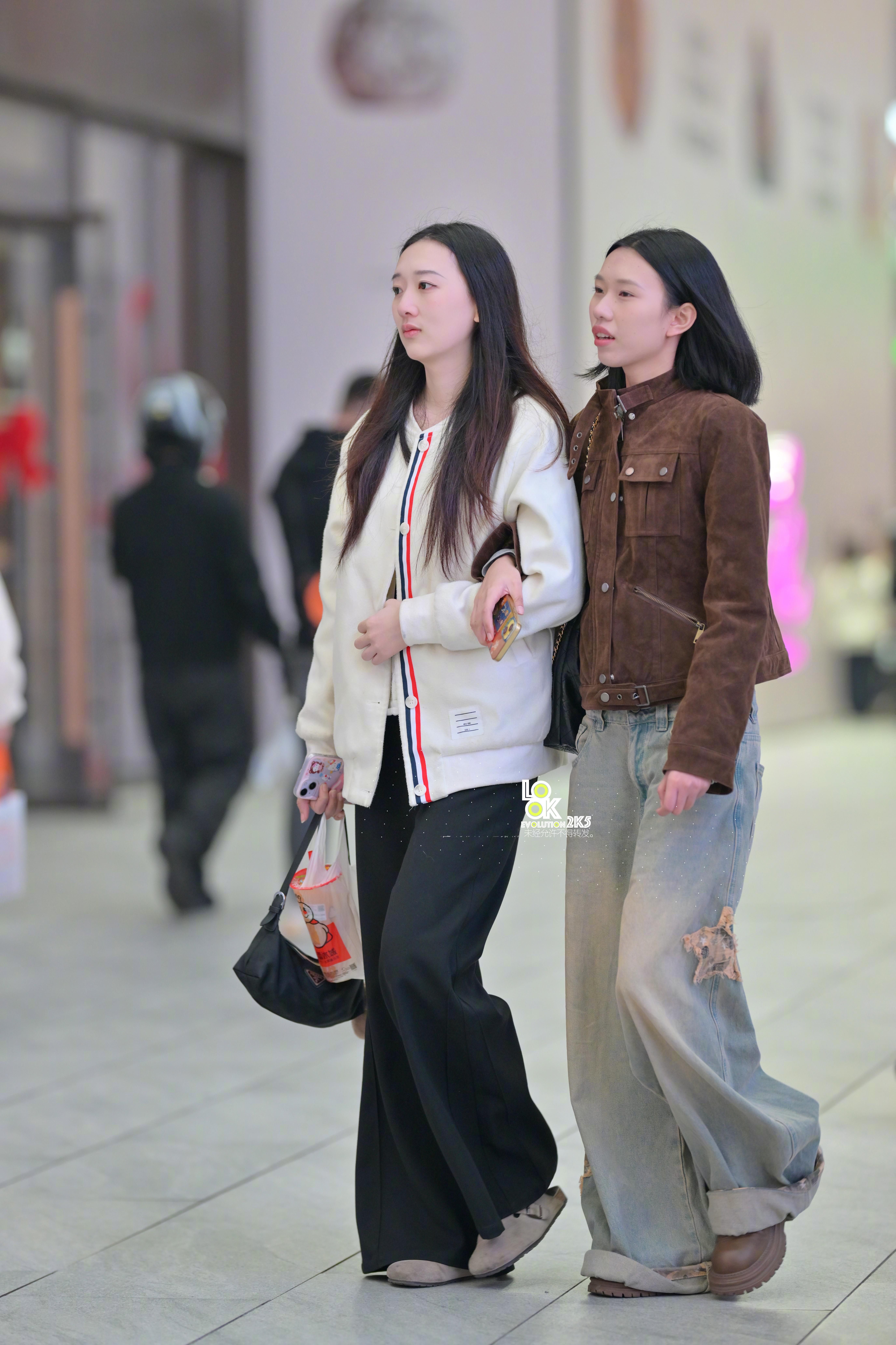 最近还经常和好姐妹一起逛街吗？