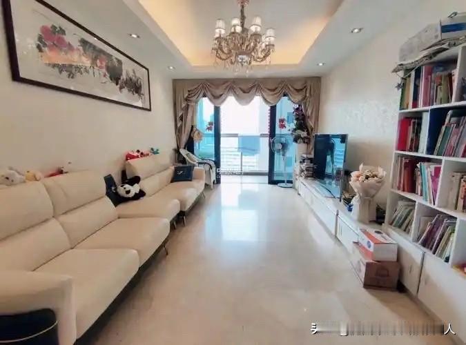 有个朋友在房地产上过班，他经验总结说：现在的房子涨不涨，已经没那么重要了，重要的