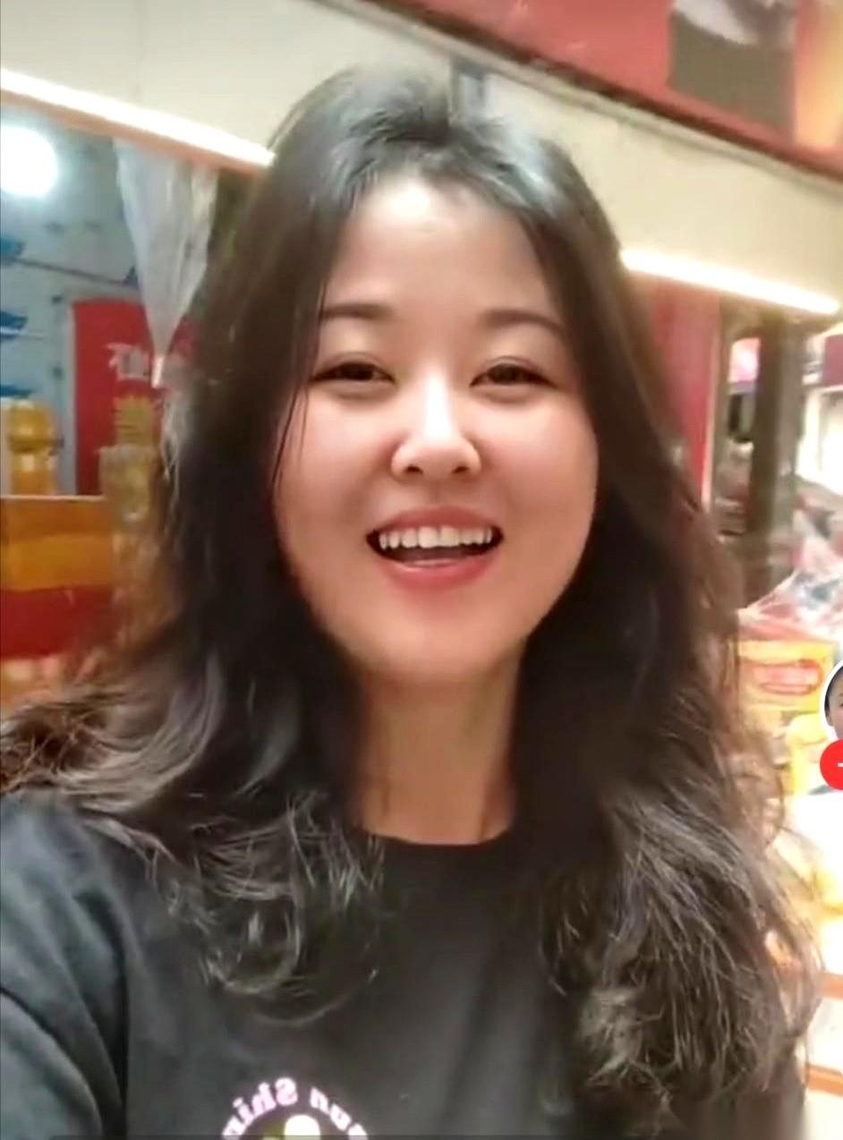 说句不怕挨骂的大实话：我这人，天生就对那种“小鸟依人”的白幼瘦绝缘。我就喜欢