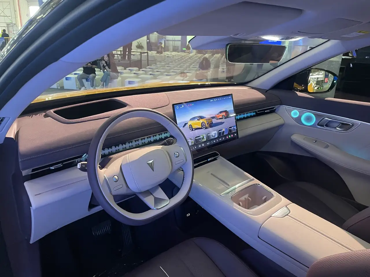 长安新能源汽车版图非常明晰:1.长安品牌如Lumin糯玉米、启源系列2.