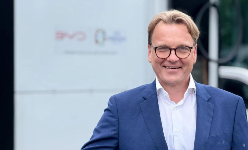 比亚迪海外业务迎多位高管加盟近日获悉，比亚迪近期针对欧洲市场做了重大人事调整。