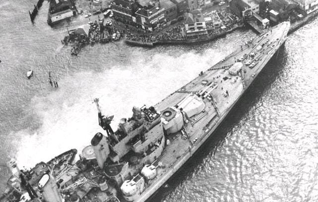 这艘战列舰前卫号虽然在1944年下水，但却没有参加第二次世界大战，1946年投入