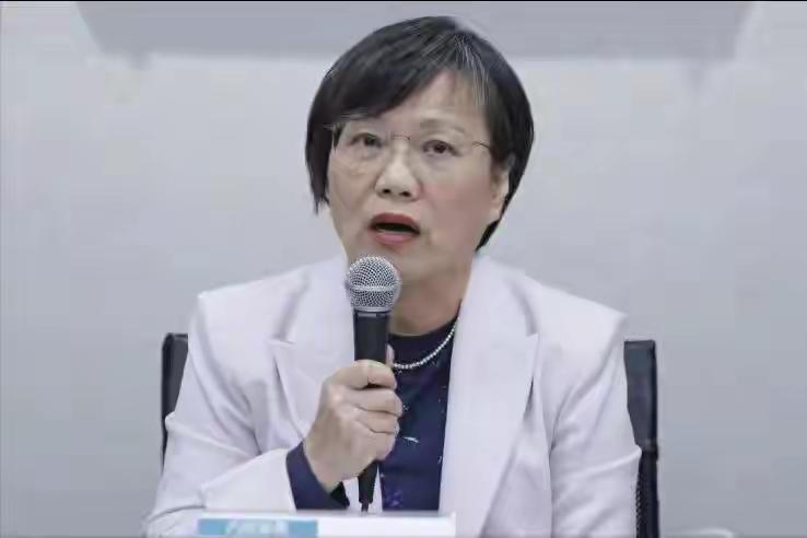 大陆斩断“台独”金脉：刘世芳外甥被查，黄国昌理性发声，吴思瑶气急败坏2月2