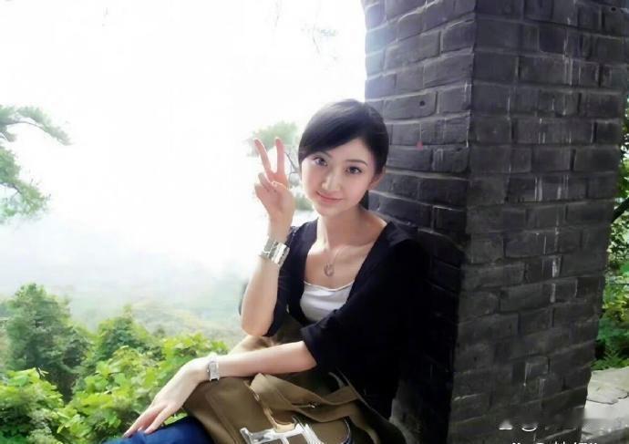 景甜刚出道时（20年前）在人人网的生图，漂亮是真漂亮。​​​